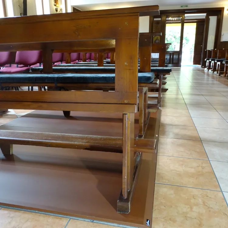 Pedana radiante a pavimento per chiese